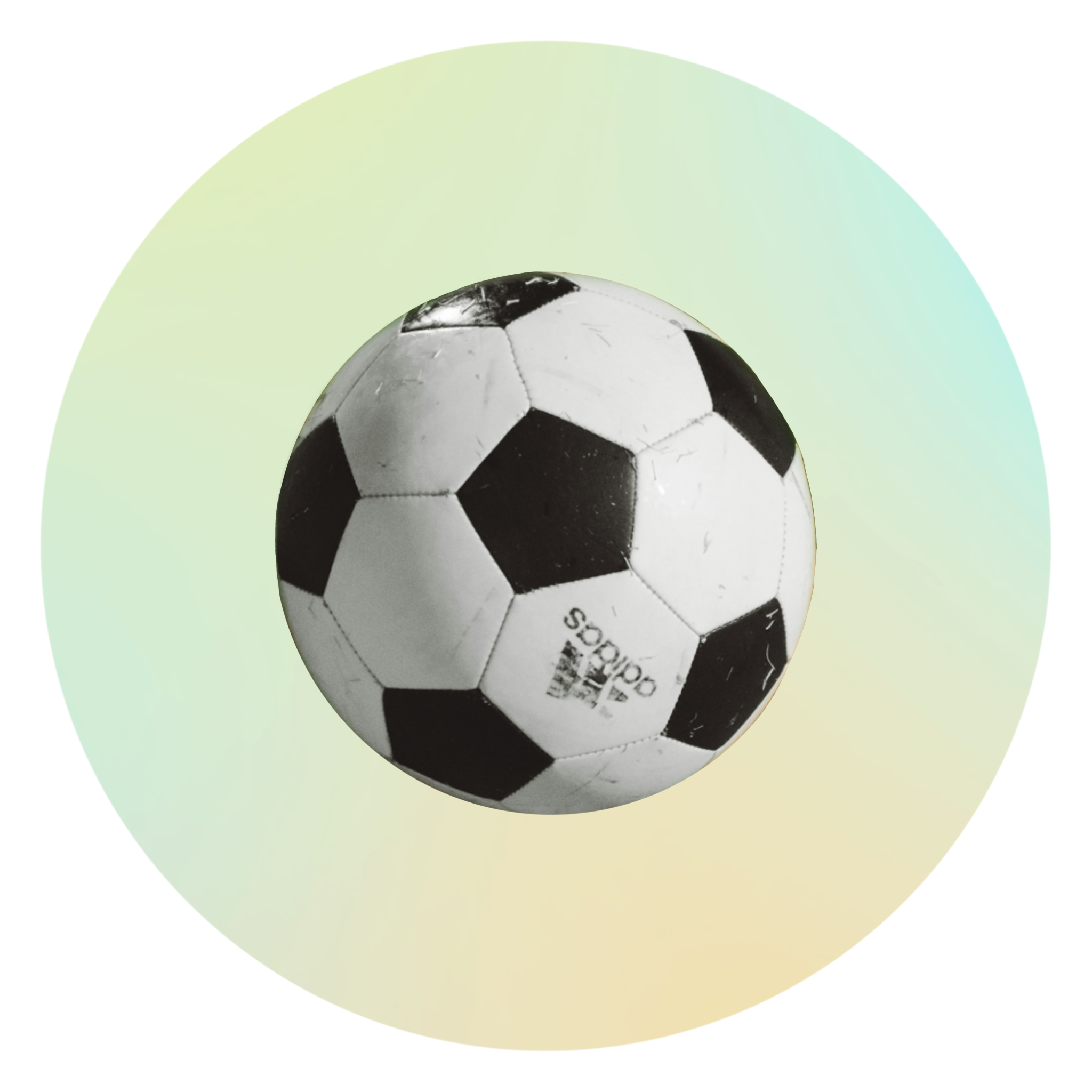 Ein Fußball vor einem grünen Hintergrund